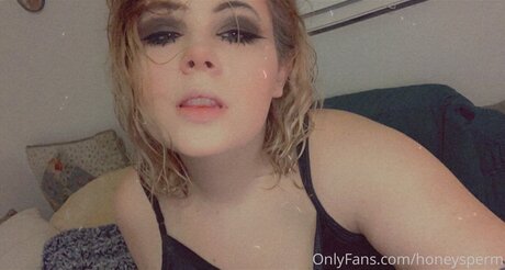 Foto desnuda filtrada de OnlyFans de Honeysperm