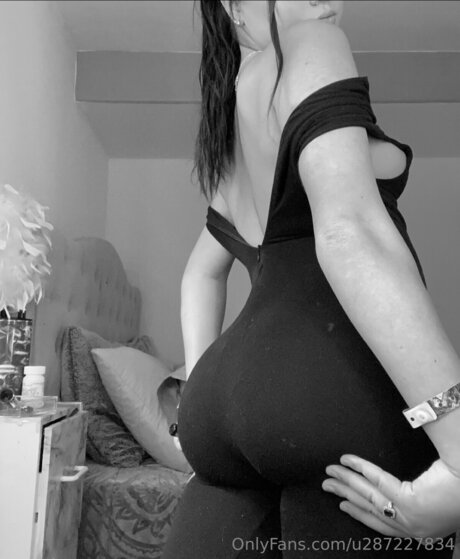 Foto desnuda filtrada de OnlyFans de Jznicc8011