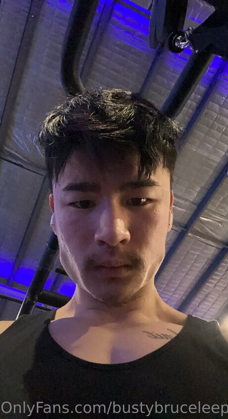 Foto desnuda filtrada de OnlyFans de Bustybruceleepreviews