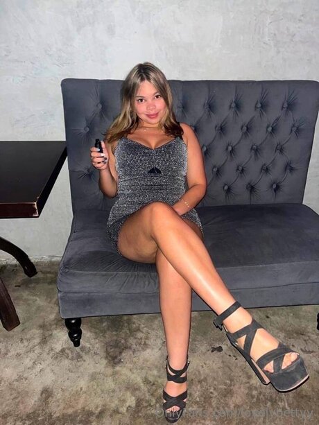 Foto desnuda filtrada de OnlyFans de Lovelybettyy