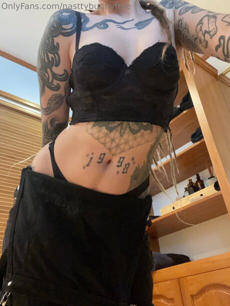 Foto desnuda filtrada de OnlyFans de Nasttybunnyfree