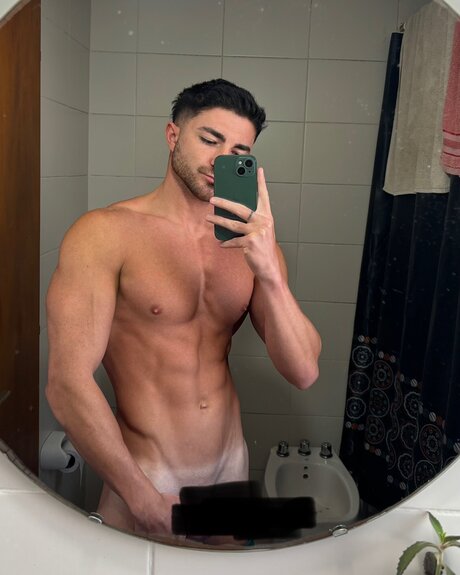 Foto desnuda filtrada de OnlyFans de Tavofree