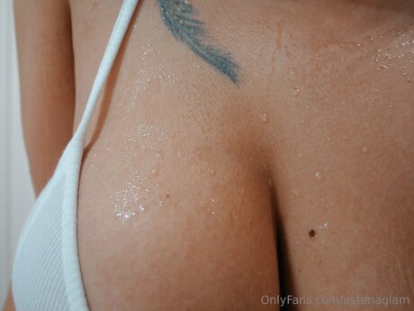 Foto desnuda filtrada de OnlyFans de Asteriaglam