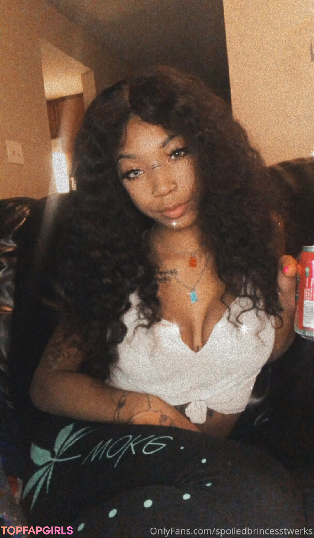 Foto desnuda filtrada de OnlyFans de Spoiledbrincessfree #2 Foto desnuda filtrada de OnlyFans de Spoiledbrincessfree #2