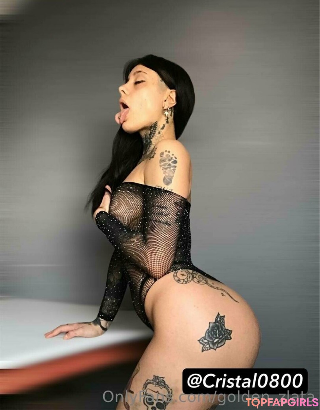 Foto desnuda filtrada de OnlyFans de Goldenzlata #134 Foto desnuda filtrada de OnlyFans de Goldenzlata #134