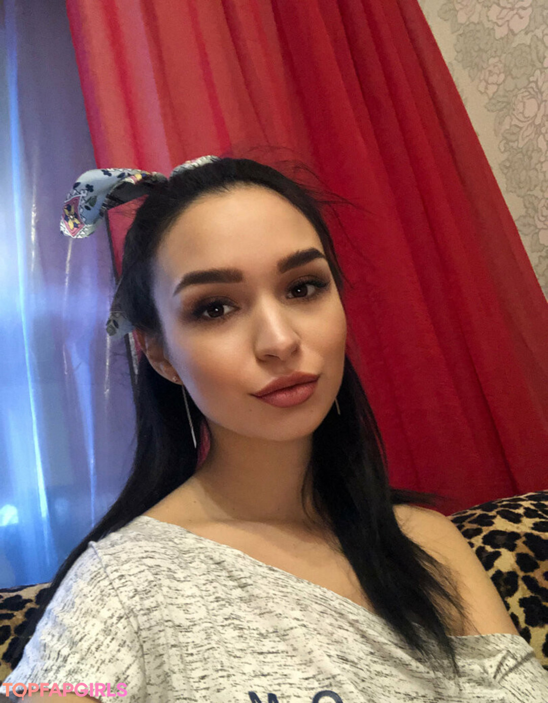 Foto desnuda filtrada de OnlyFans de Goldenzlata #25 Foto desnuda filtrada de OnlyFans de Goldenzlata #25
