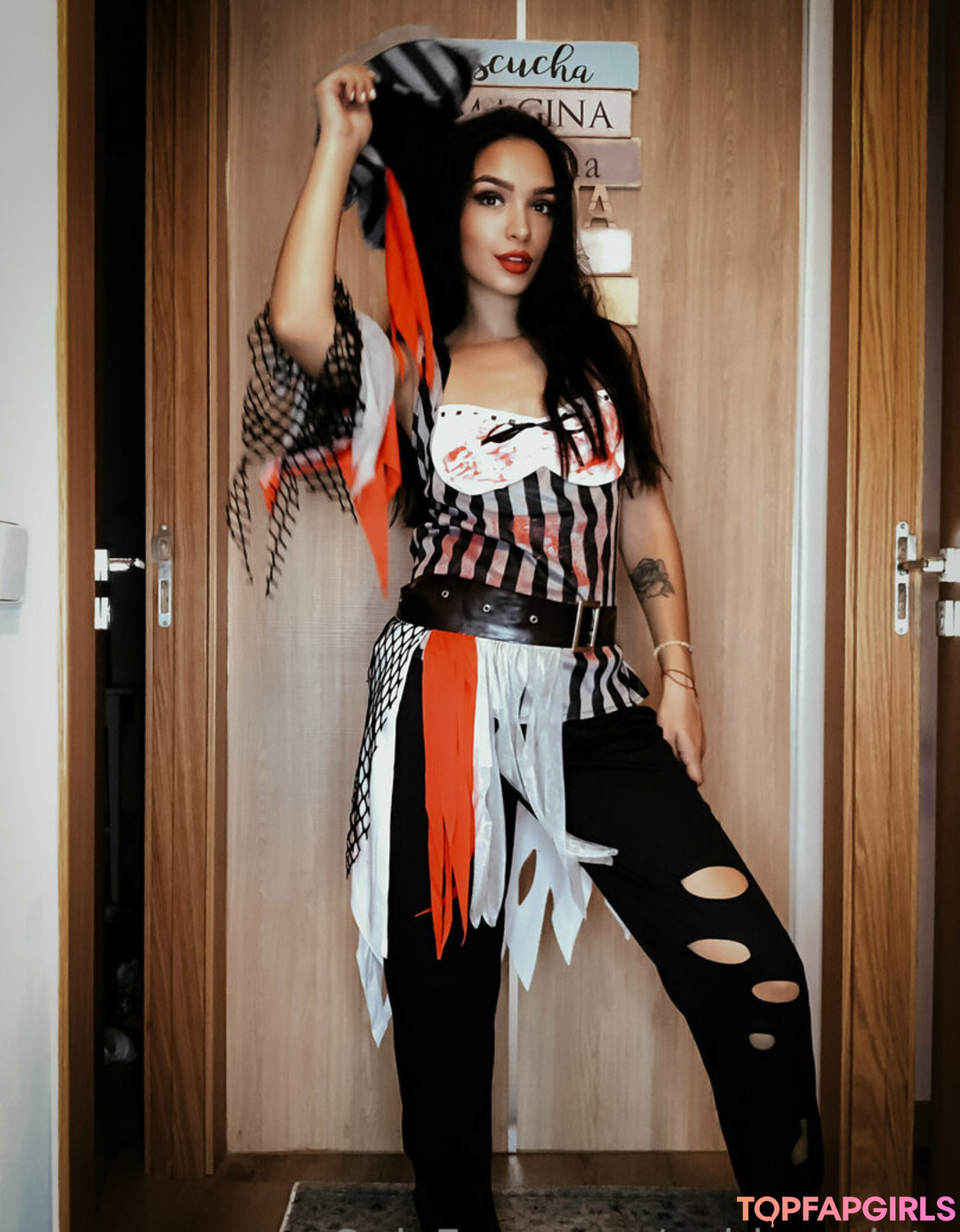 Foto desnuda filtrada de OnlyFans de Goldenzlata #78 Foto desnuda filtrada de OnlyFans de Goldenzlata #78