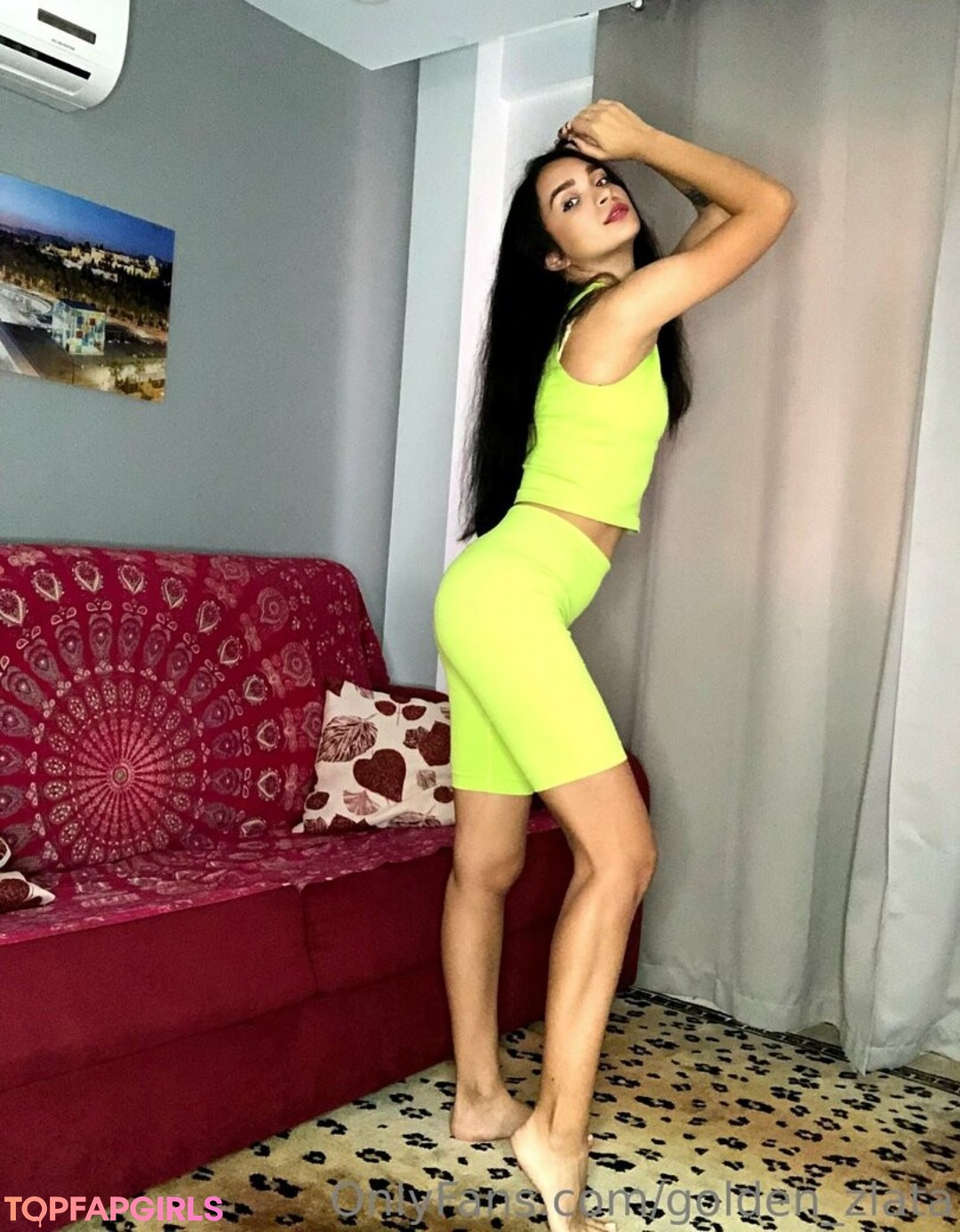 Foto desnuda filtrada de OnlyFans de Goldenzlata #82 Foto desnuda filtrada de OnlyFans de Goldenzlata #82