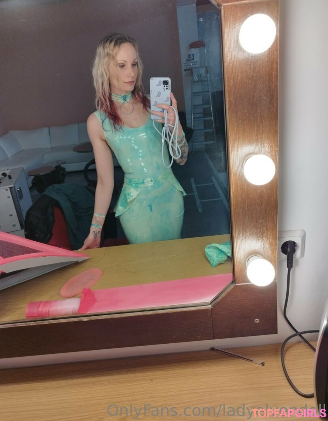 Foto desnuda filtrada de OnlyFans de Ladyelvendoll #62 Foto desnuda filtrada de OnlyFans de Ladyelvendoll #62