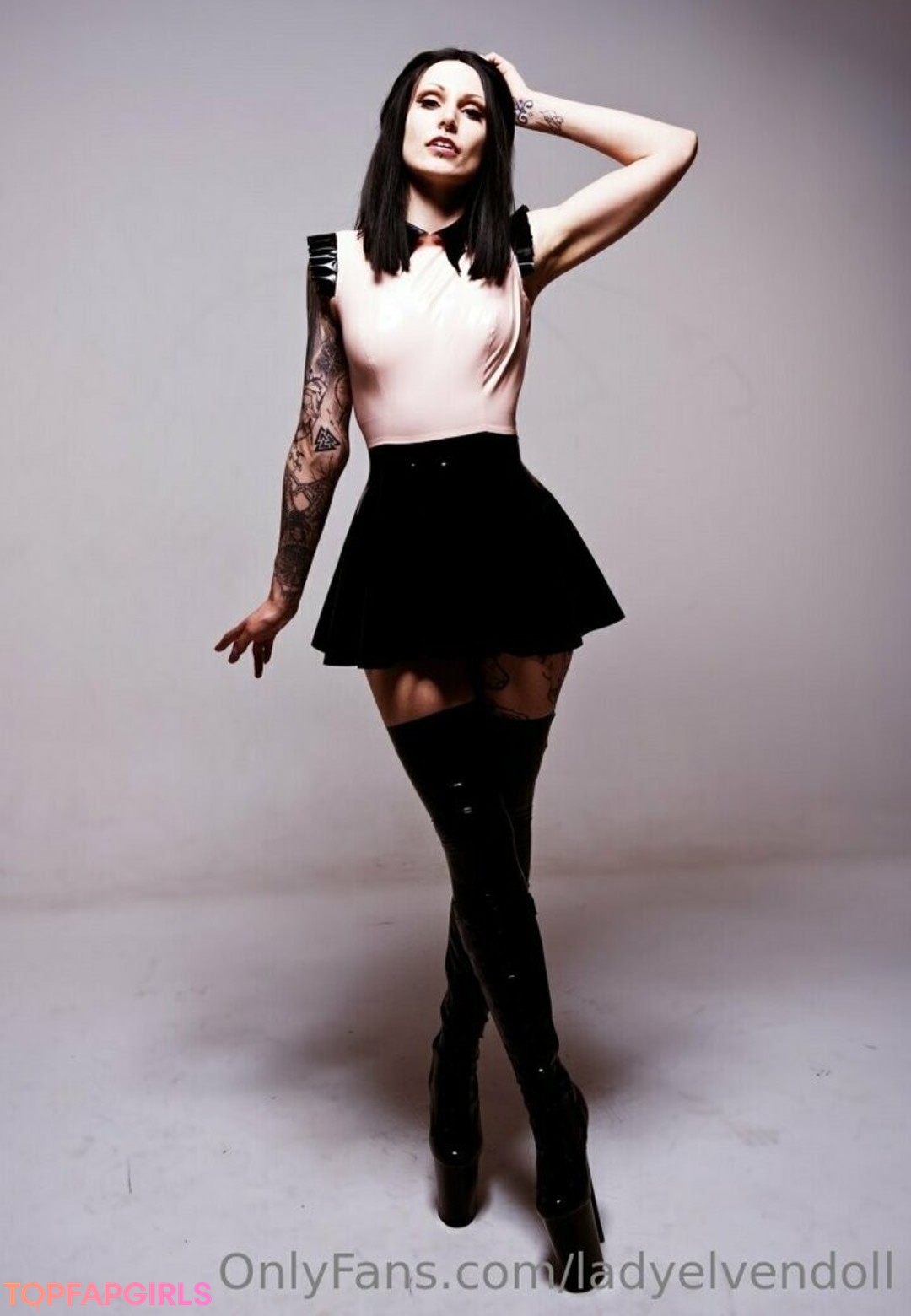 Foto desnuda filtrada de OnlyFans de Ladyelvendoll #75 Foto desnuda filtrada de OnlyFans de Ladyelvendoll #75