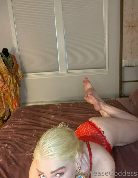 Foto desnuda filtrada de OnlyFans de Yespleasegoddessof