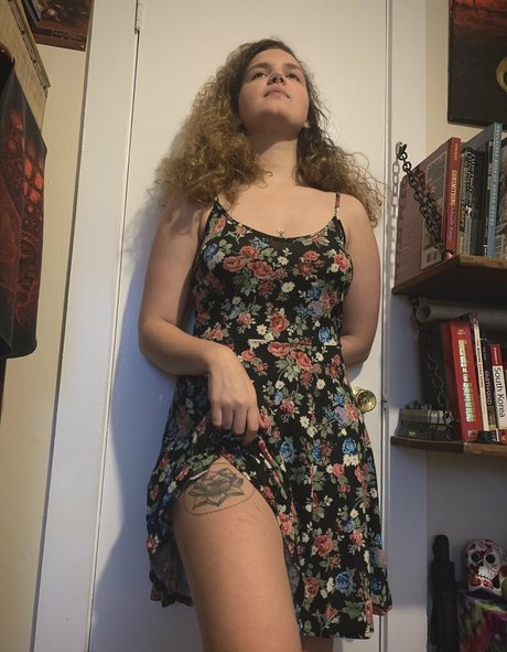 Foto desnuda filtrada de OnlyFans de Hippiekitten420