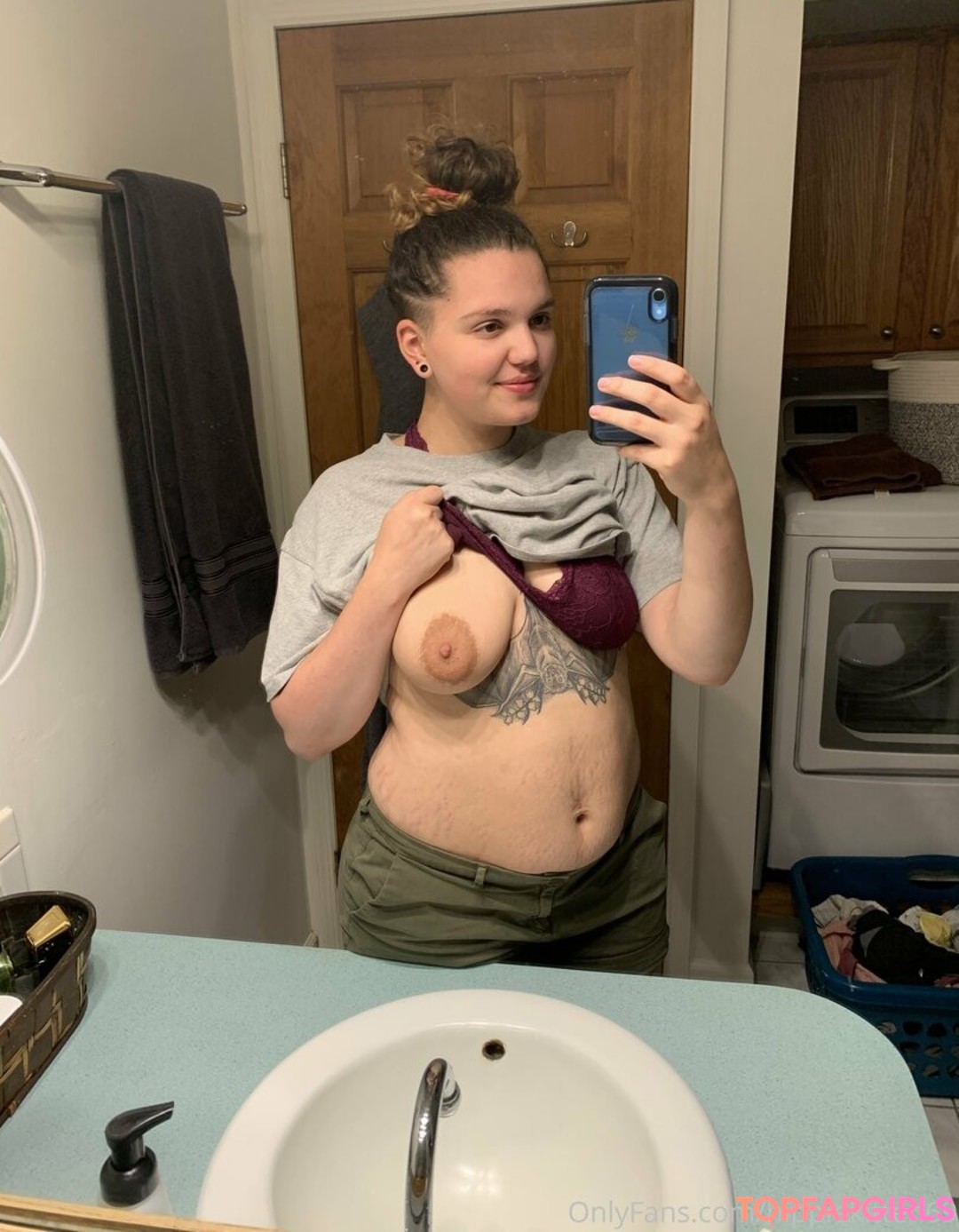 Foto desnuda filtrada de OnlyFans de Hippiekitten420 #48 Foto desnuda filtrada de OnlyFans de Hippiekitten420 #48