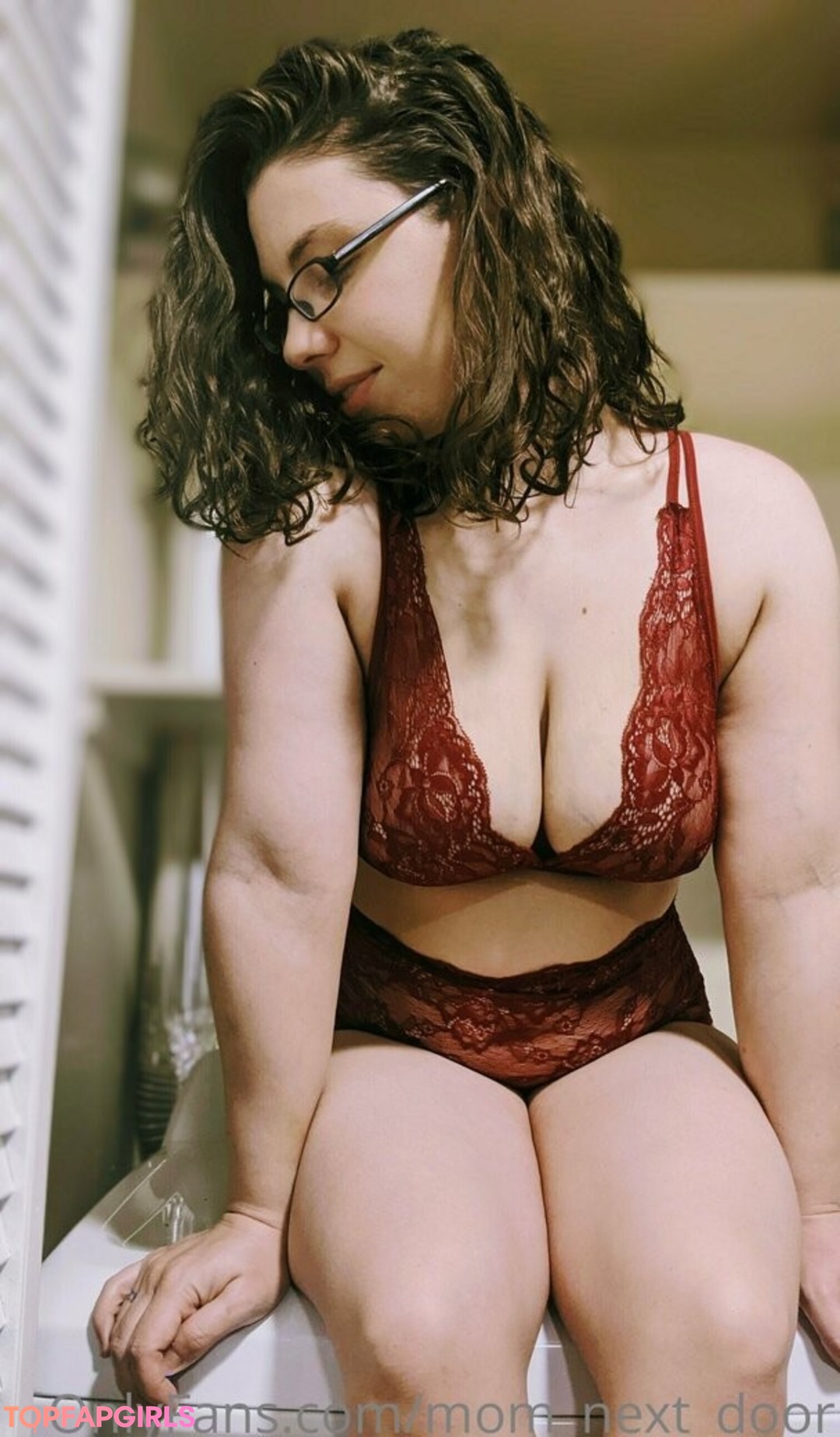 Foto desnuda filtrada de OnlyFans de Momnextdoor #63 Foto desnuda filtrada de OnlyFans de Momnextdoor #63