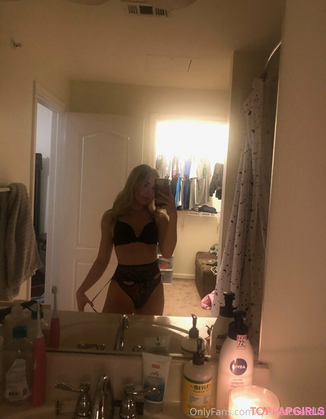 Foto desnuda filtrada de OnlyFans de Alessandranatalia #27 Foto desnuda filtrada de OnlyFans de Alessandranatalia #27