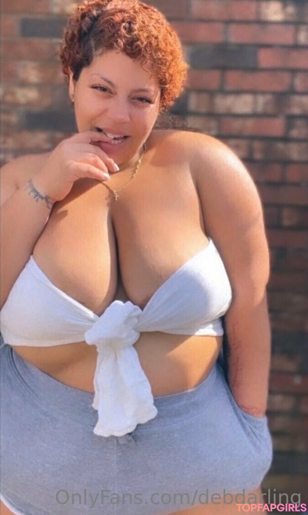 Foto desnuda filtrada de OnlyFans de Debdarling #4 Foto desnuda filtrada de OnlyFans de Debdarling #4