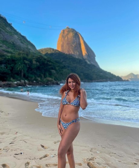 Foto desnuda filtrada de OnlyFans de Catarina Holanda