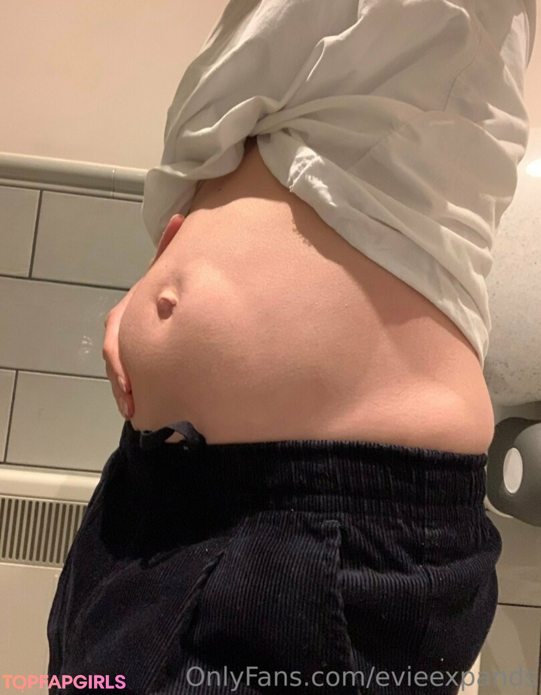 Foto desnuda filtrada de OnlyFans de Evieexpands #132 Foto desnuda filtrada de OnlyFans de Evieexpands #132