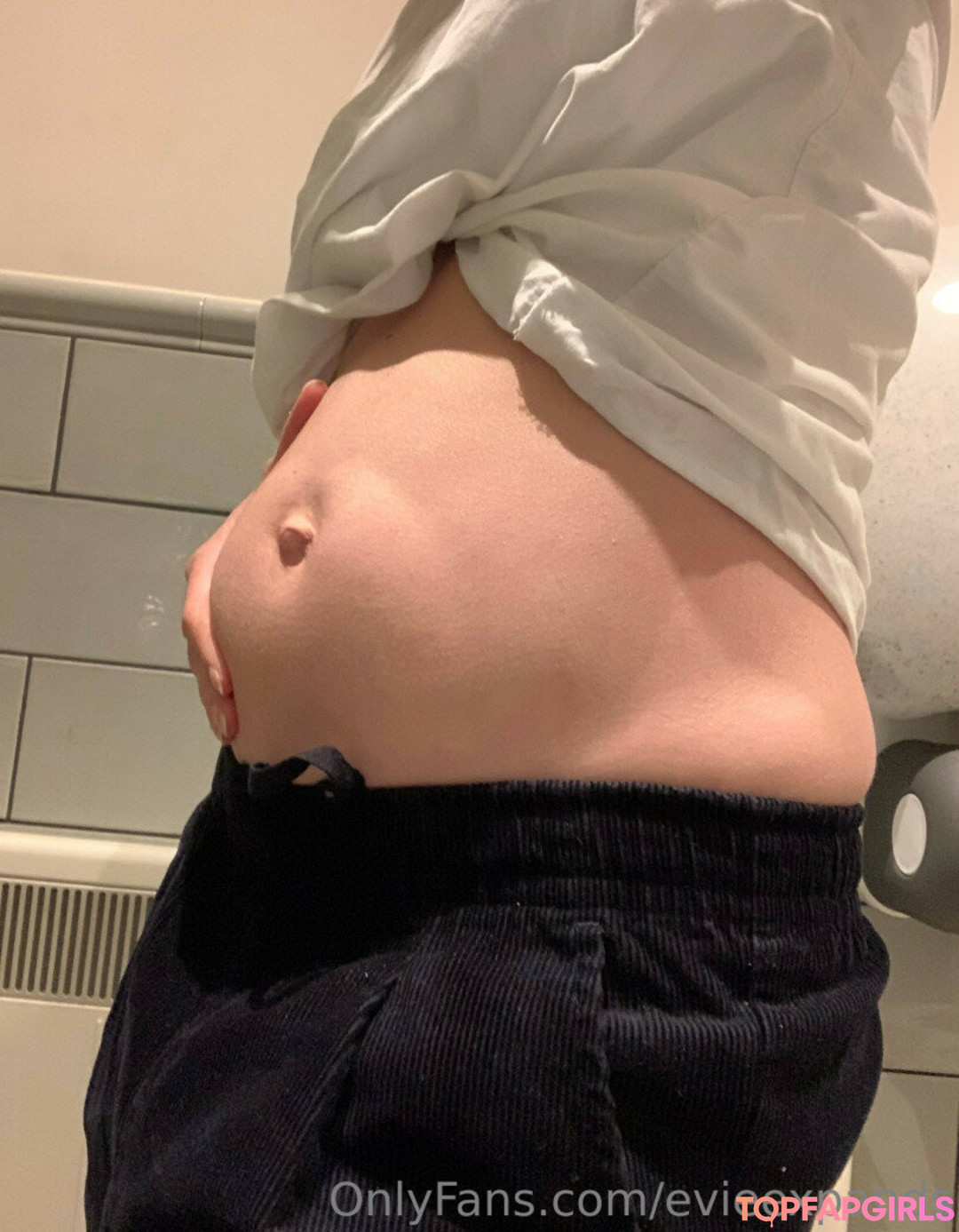 Foto desnuda filtrada de OnlyFans de Evieexpands #26 Foto desnuda filtrada de OnlyFans de Evieexpands #26