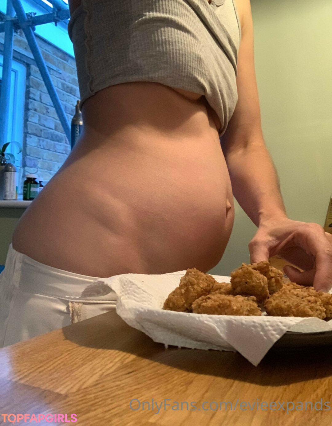 Foto desnuda filtrada de OnlyFans de Evieexpands #7 Foto desnuda filtrada de OnlyFans de Evieexpands #7