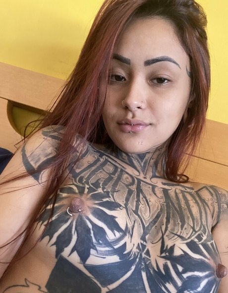 Foto desnuda filtrada de OnlyFans de Suryasparrow