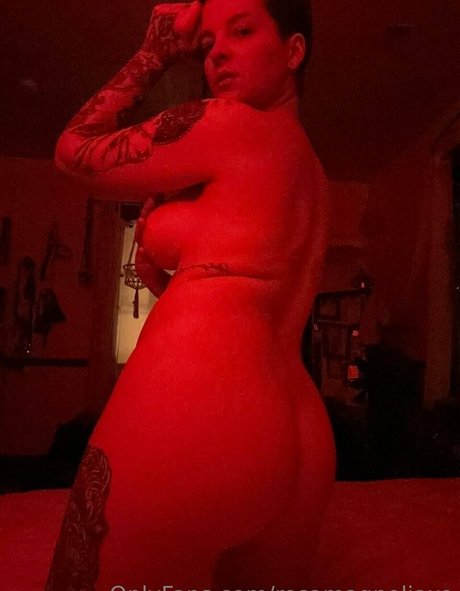 Foto desnuda filtrada de OnlyFans de Rosa Magnolia