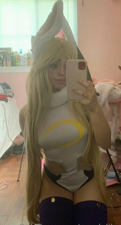 Pearlylily