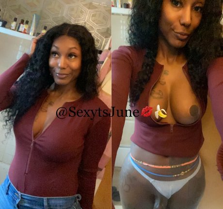 Foto desnuda filtrada de OnlyFans de Ts June Lacy