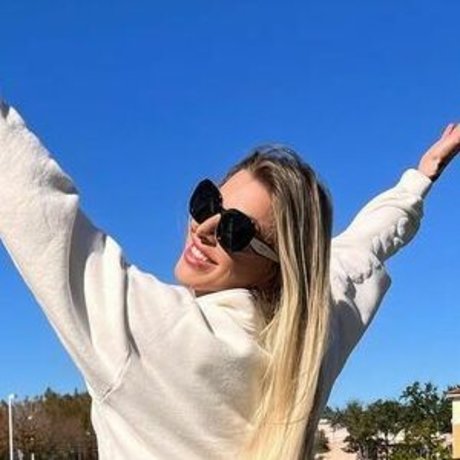 Angela Borges
