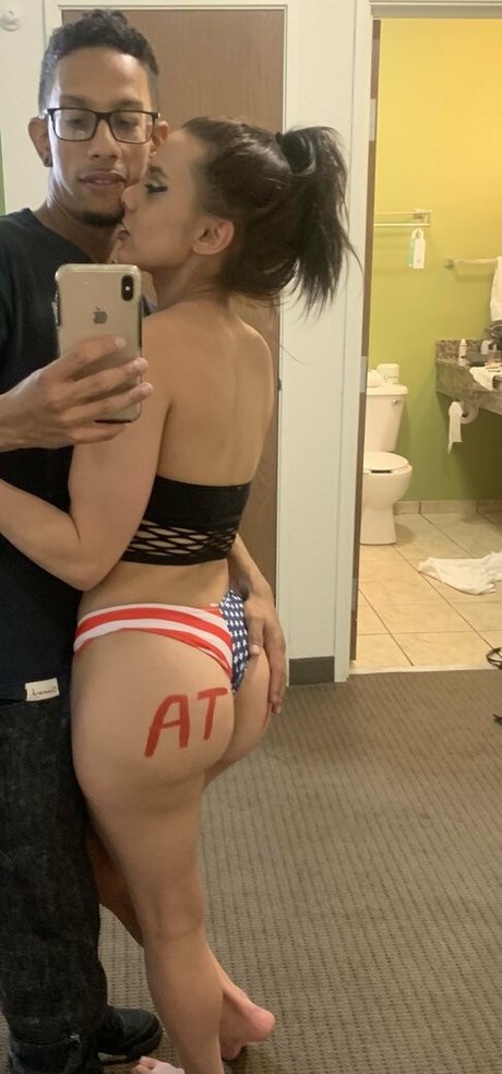 Officialmariajade