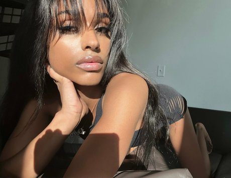 Foto desnuda filtrada de OnlyFans de Blckbarbi333