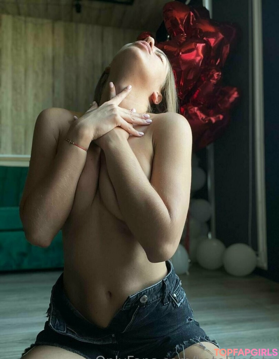 Foto desnuda filtrada de OnlyFans de Katelikefate #34 Foto desnuda filtrada de OnlyFans de Katelikefate #34