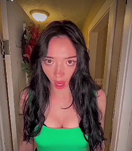Molly Moonnn
