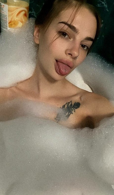 Foto desnuda filtrada de OnlyFans de Kisa Tanya