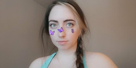 Foto desnuda filtrada de OnlyFans de Caroliiiiine