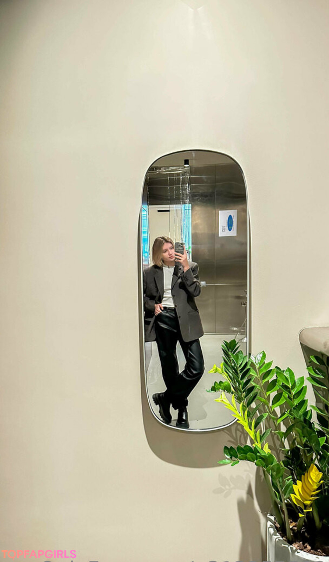 Foto desnuda filtrada de OnlyFans de Pervokursnica #27 Foto desnuda filtrada de OnlyFans de Pervokursnica #27