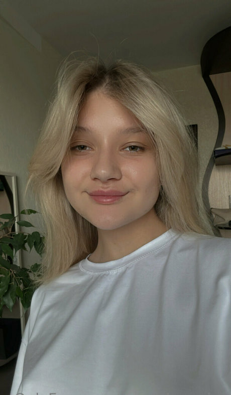 Foto desnuda filtrada de OnlyFans de Pervokursnica