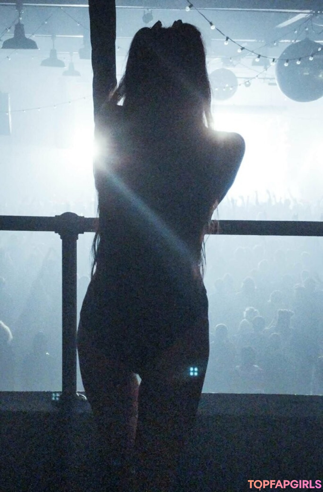 Foto desnuda filtrada de OnlyFans de Raininfalls #30 Foto desnuda filtrada de OnlyFans de Raininfalls #30