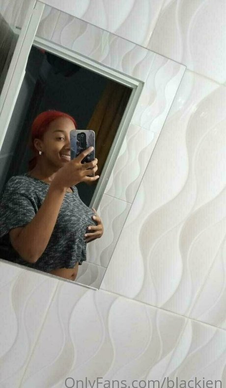 Foto desnuda filtrada de OnlyFans de Blackjen