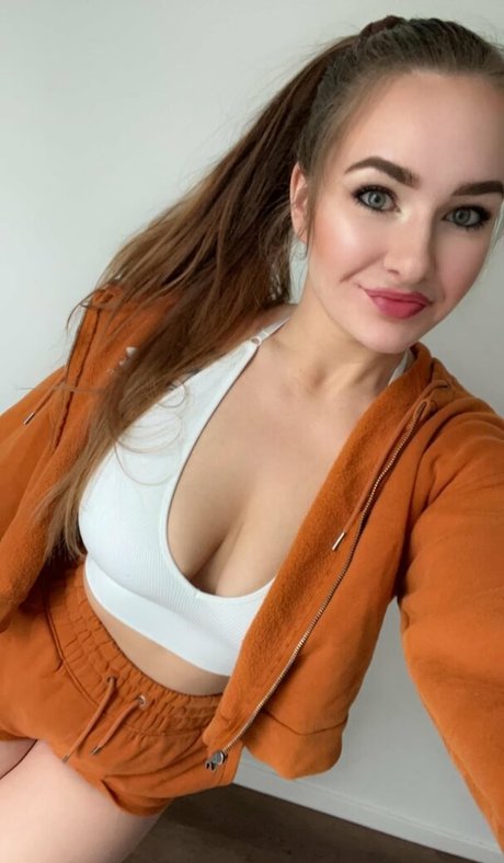 Foto desnuda filtrada de OnlyFans de Ella Estrid