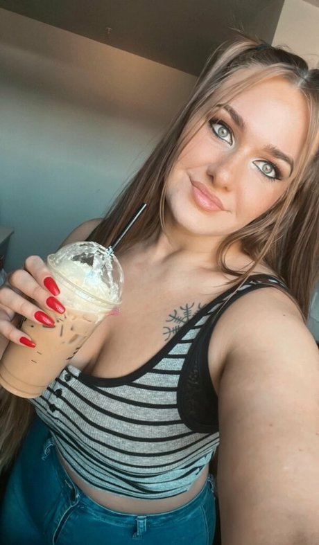 Foto desnuda filtrada de OnlyFans de Ella Estrid