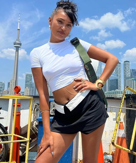 Foto desnuda filtrada de OnlyFans de Joy Crookes