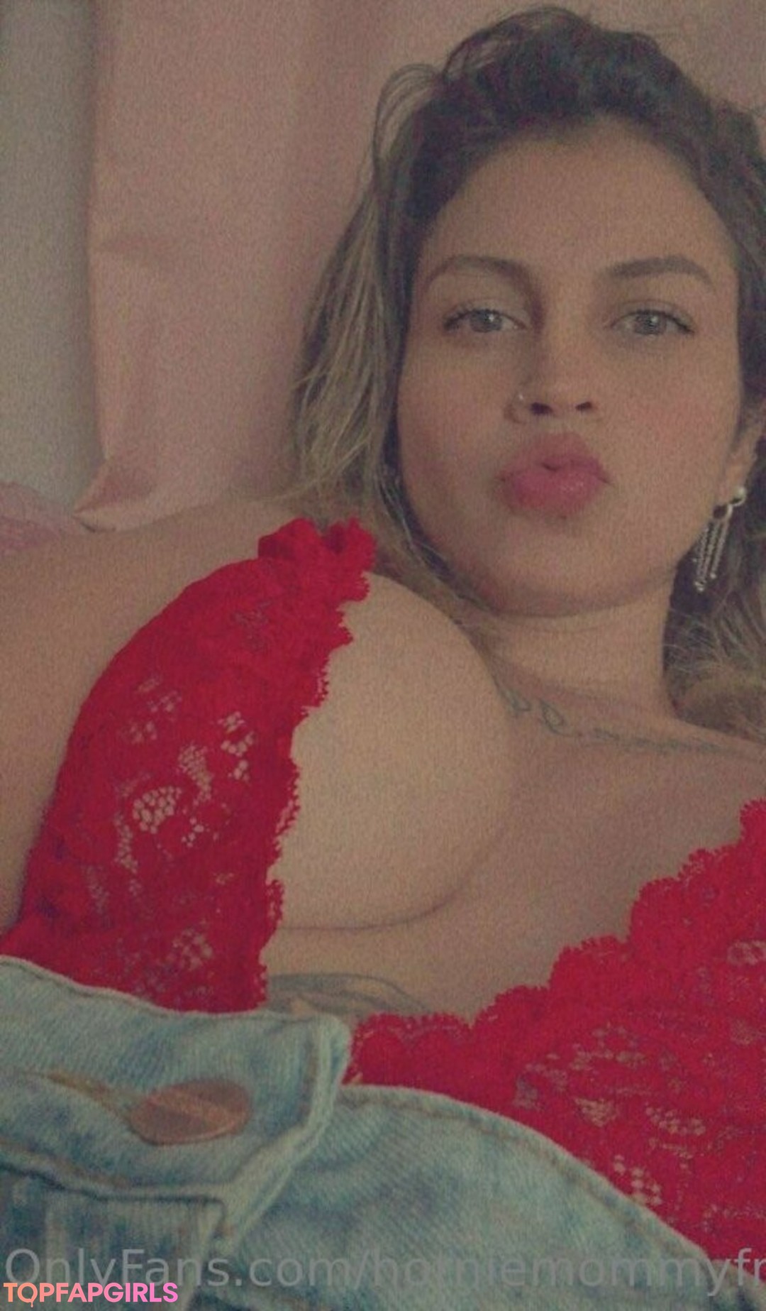 Foto desnuda filtrada de OnlyFans de Horniemommyfree #272 Foto desnuda filtrada de OnlyFans de Horniemommyfree #272