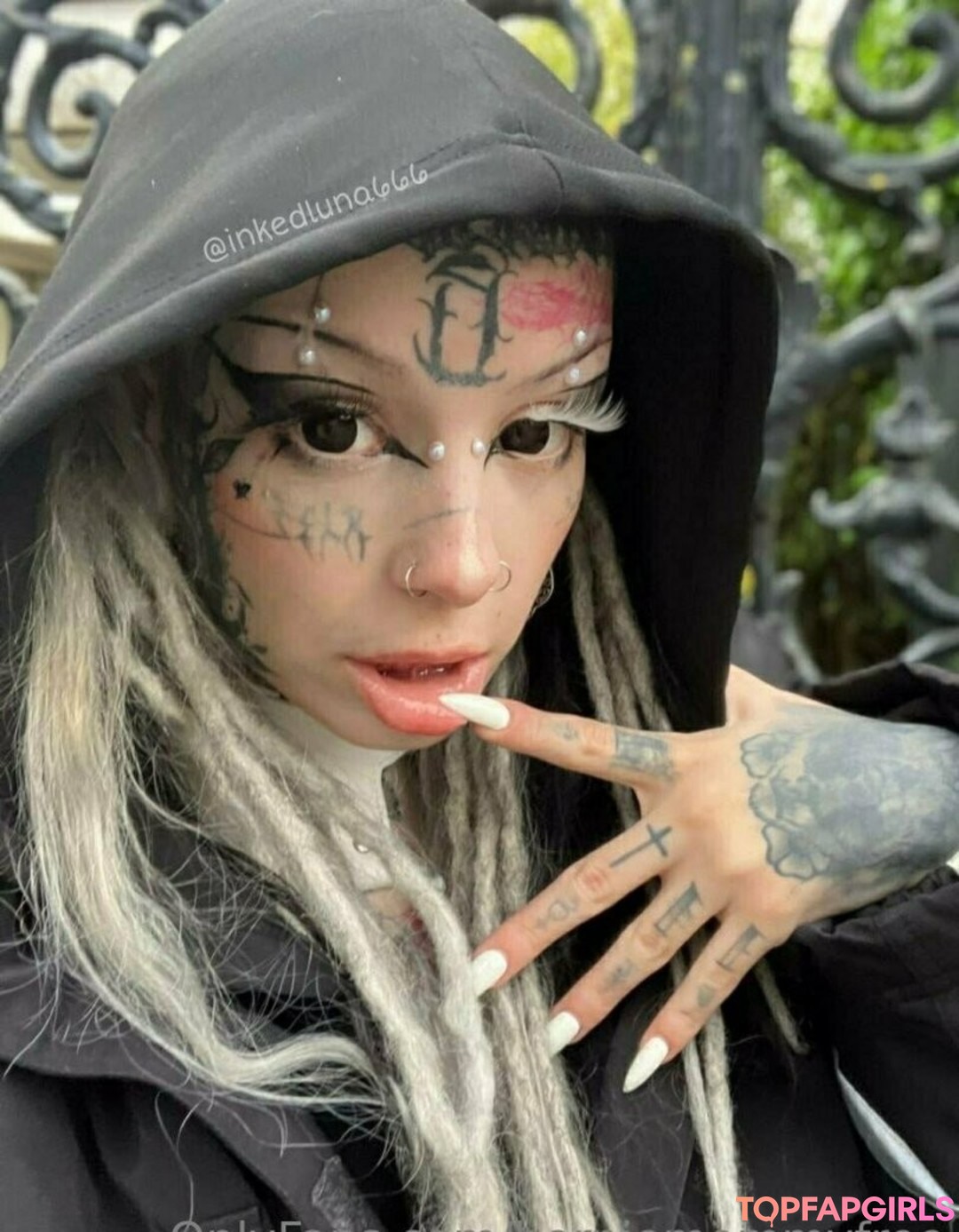 Foto desnuda filtrada de OnlyFans de Horniemommyfree #330 Foto desnuda filtrada de OnlyFans de Horniemommyfree #330