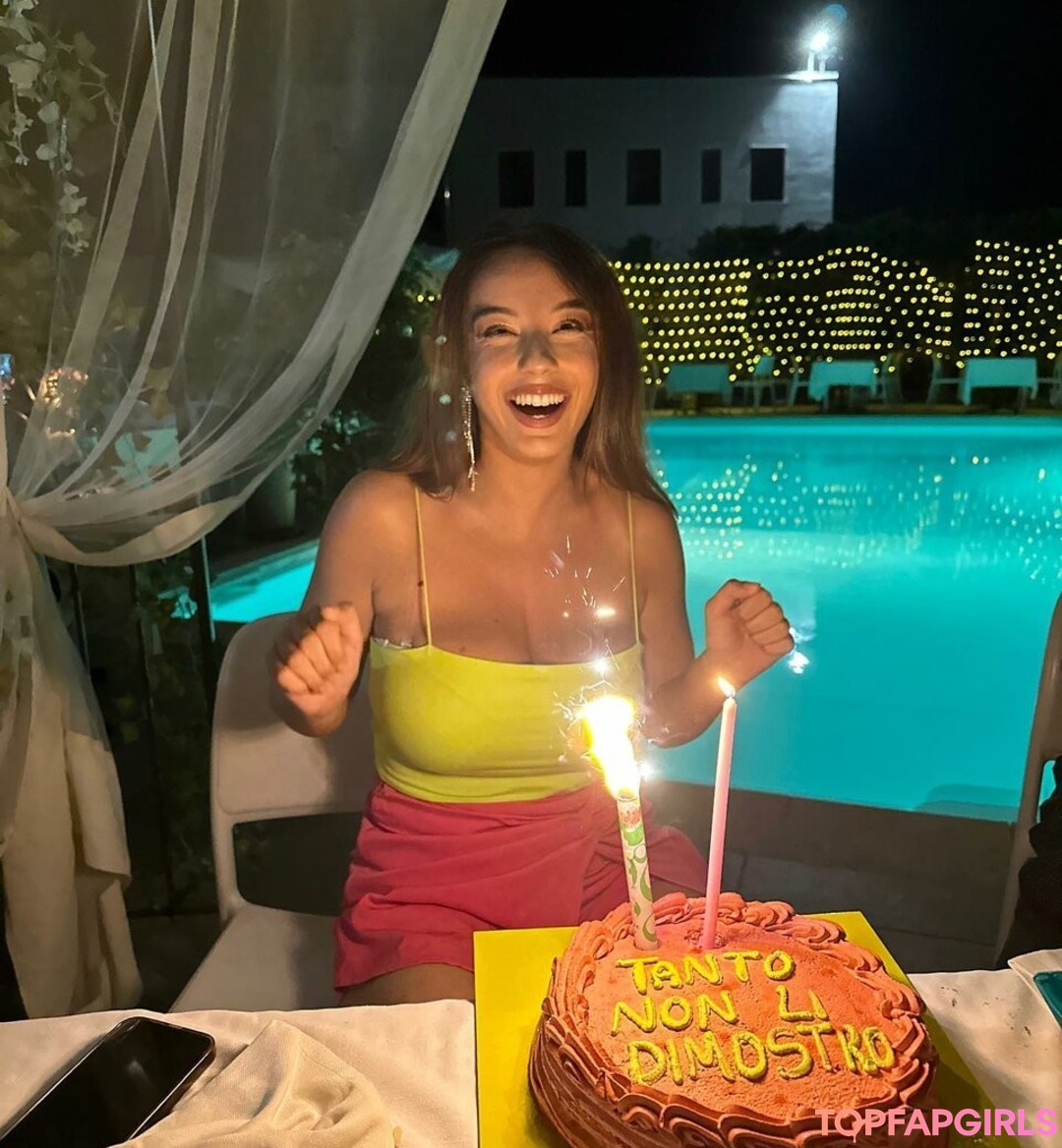 Foto desnuda filtrada de OnlyFans de Gianclaudia Di Giacomo #403 Foto desnuda filtrada de OnlyFans de Gianclaudia Di Giacomo #403