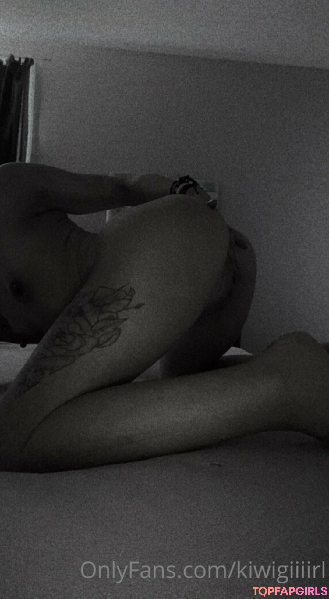 Foto desnuda filtrada de OnlyFans de Kiwigiiiirl #17 Foto desnuda filtrada de OnlyFans de Kiwigiiiirl #17