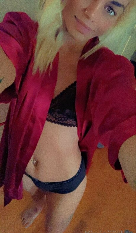 Foto desnuda filtrada de OnlyFans de Kiwigiiiirl