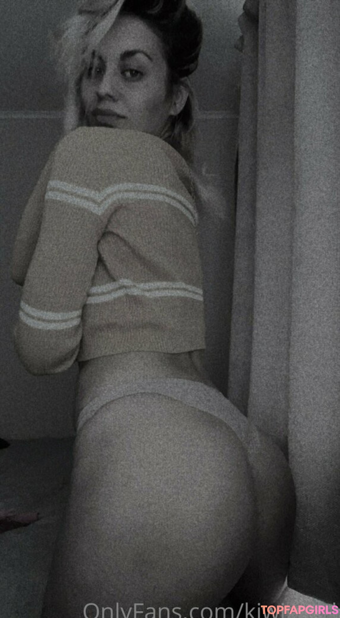 Foto desnuda filtrada de OnlyFans de Kiwigiiiirl #4 Foto desnuda filtrada de OnlyFans de Kiwigiiiirl #4