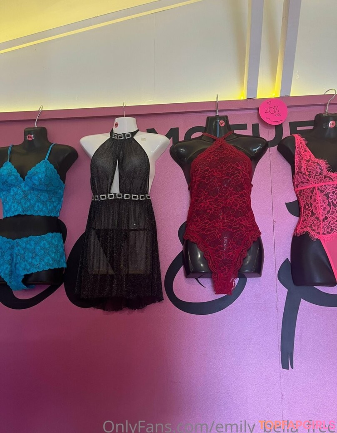 Foto desnuda filtrada de OnlyFans de Emilybellafree #53 Foto desnuda filtrada de OnlyFans de Emilybellafree #53