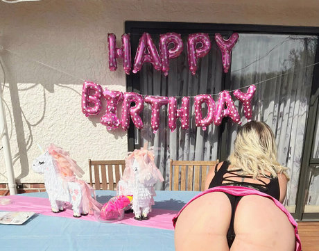 Foto desnuda filtrada de OnlyFans de Emilybellafree